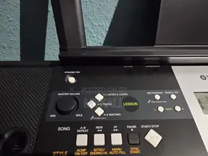 Yamaha PSR-E223 61 Key Unweighted Portable