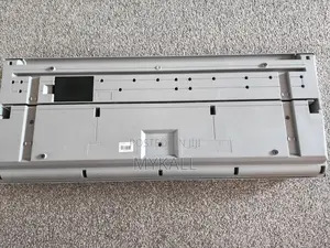 Yamaha PSR-E313 61-Key Electronic Keyboard, Full-Size, Silver