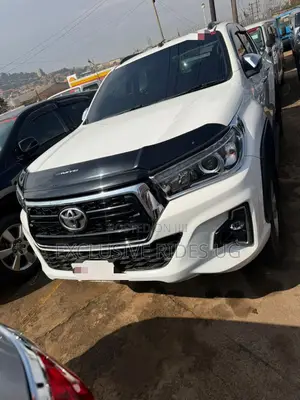 Toyota Hilux 2019 White