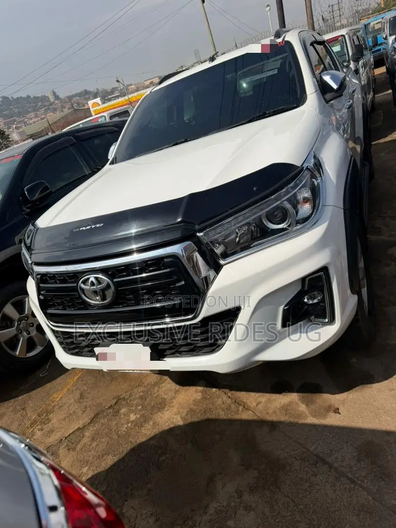 Toyota Hilux 2019 White