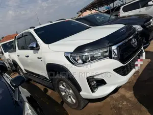Toyota Hilux 2019 White