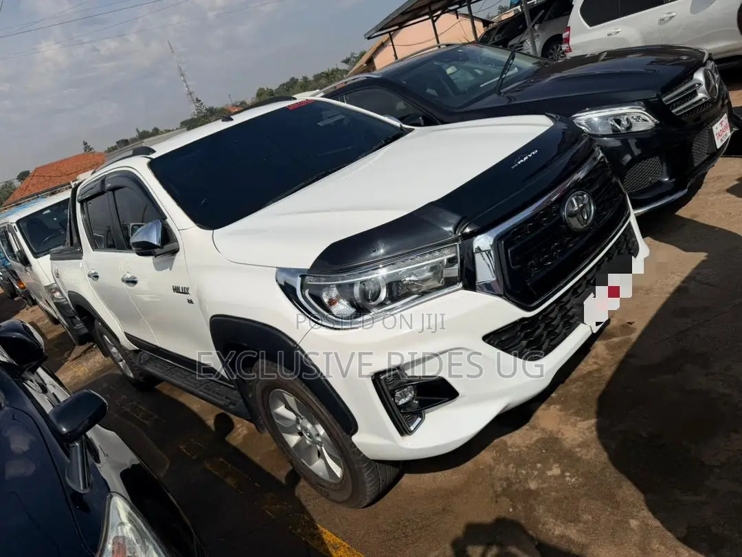 Toyota Hilux 2019 White