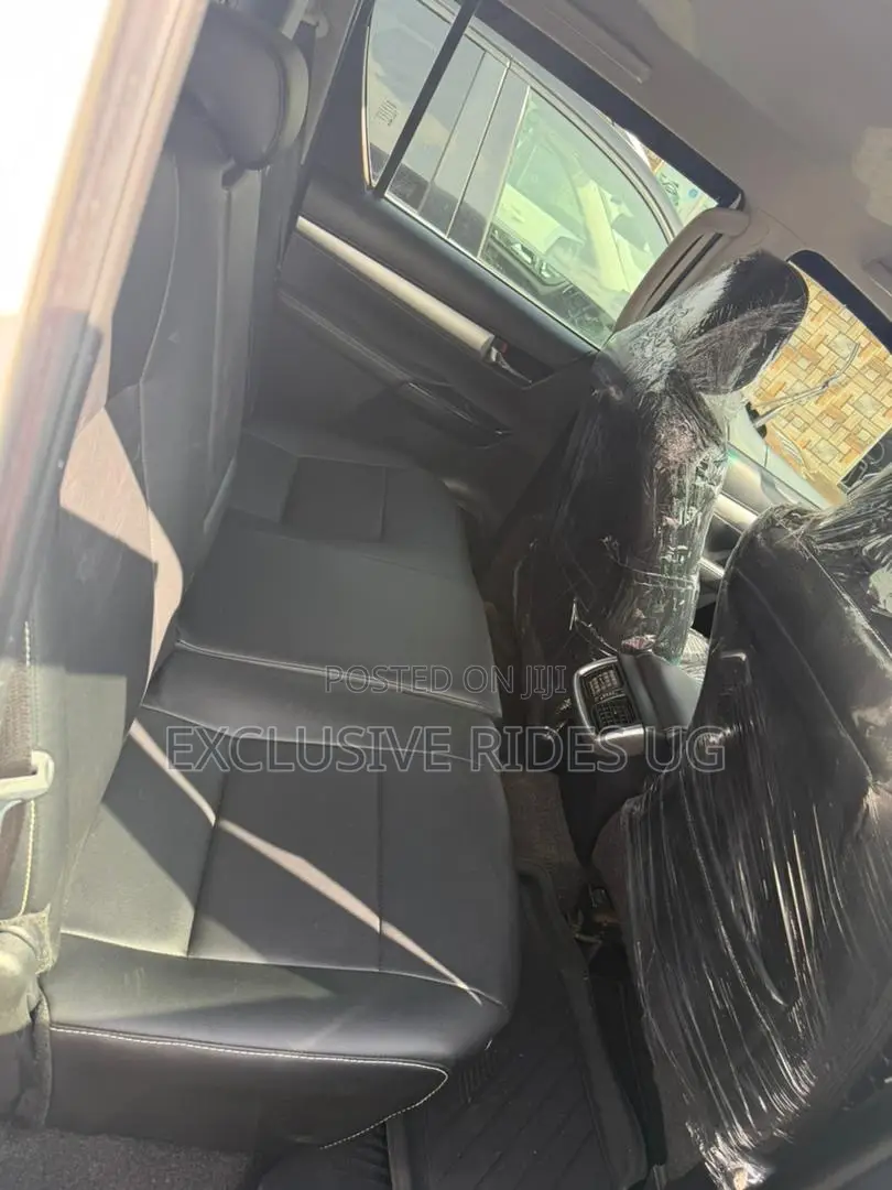 Toyota Hilux 2019 White