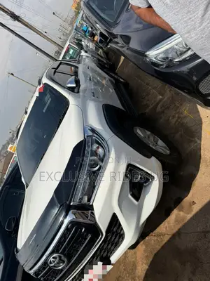 Toyota Hilux 2019 White