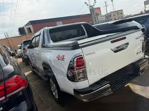 Toyota Hilux 2019 White