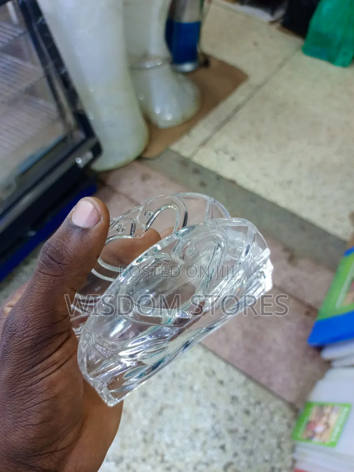 Glass Tissue Holder. Transparent