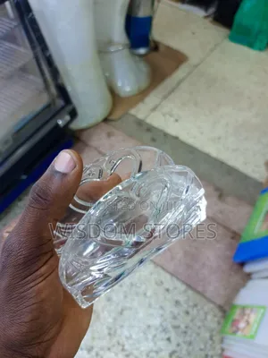 Glass Tissue Holder. Transparent