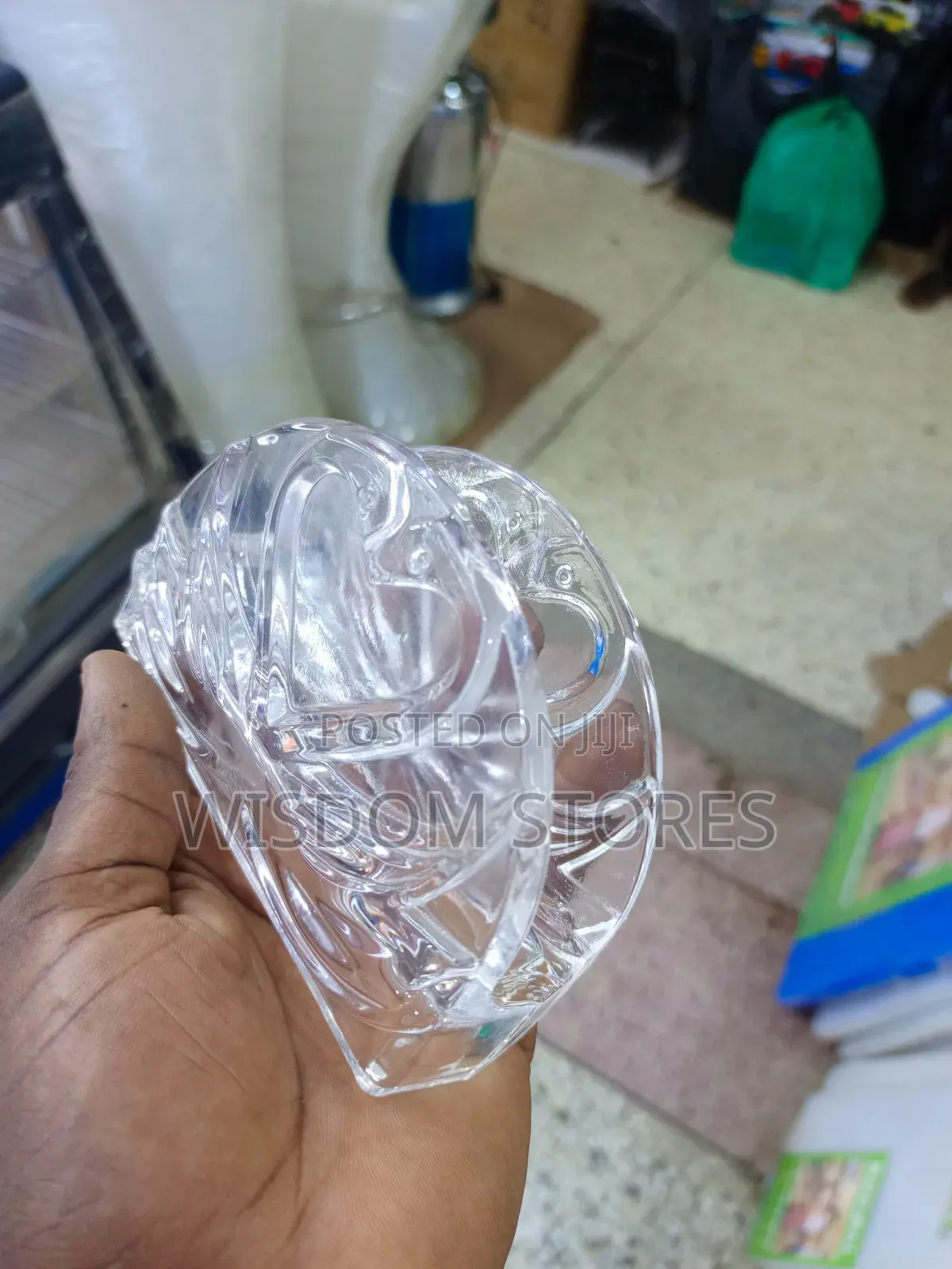 Glass Tissue Holder. Transparent