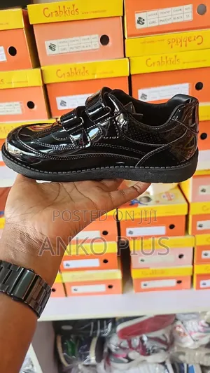 Crabs School Shoes