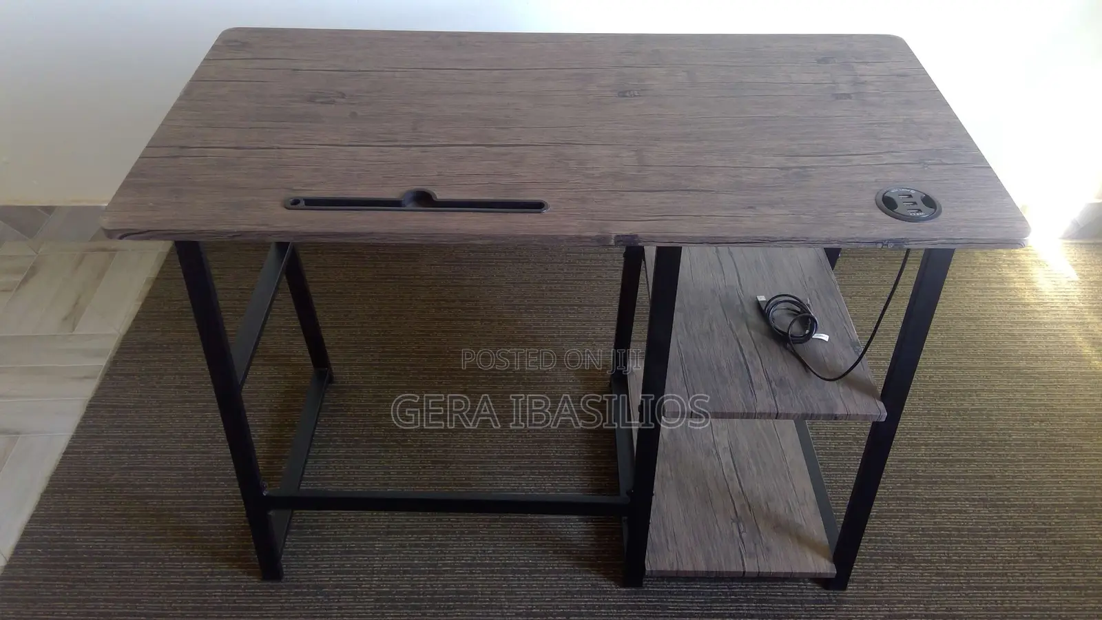 Smart Computer Table With 2.0 Usb Hubs, Aluminium Frame