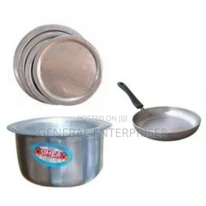9-Piece Set of Aluminium Saucepans and Lids Plus a Frying Pan.