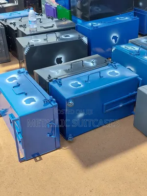 Standard Medium Suitcases With Rollers