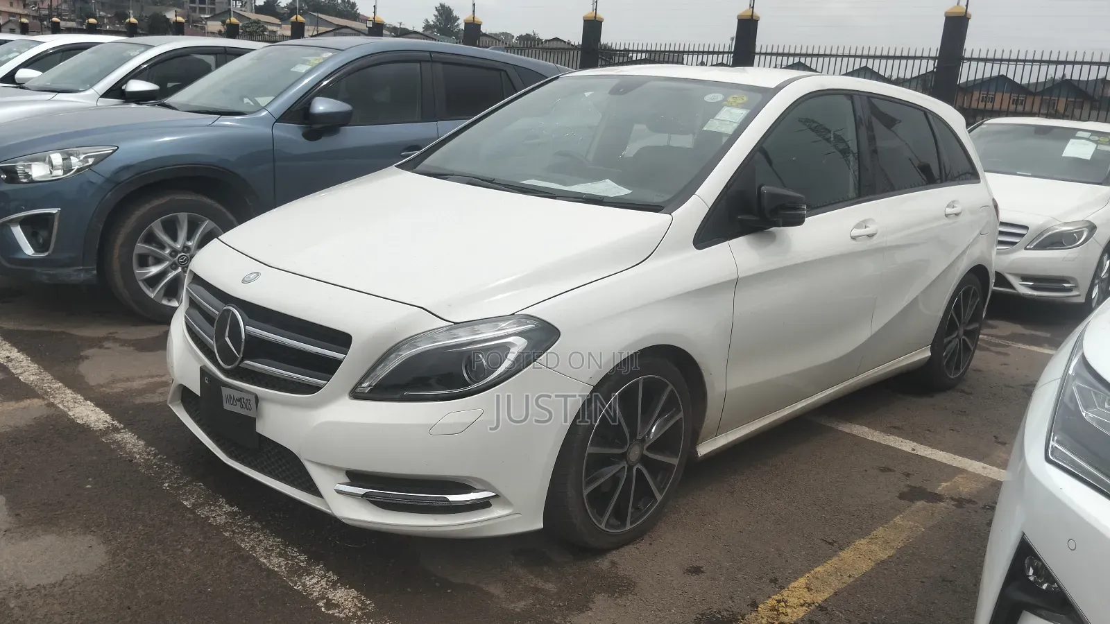Mercedes-Benz B-Class B180 Petrol 2013 White