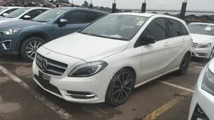 Mercedes-Benz B-Class B180 Petrol 2013 White