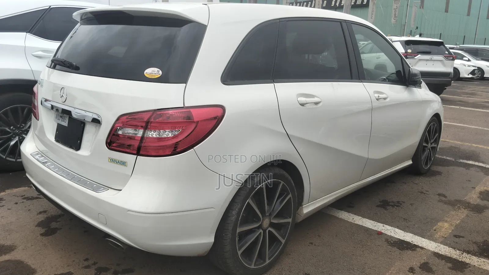 Mercedes-Benz B-Class B180 Petrol 2013 White