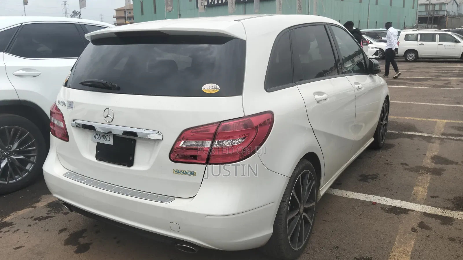 Mercedes-Benz B-Class B180 Petrol 2013 White