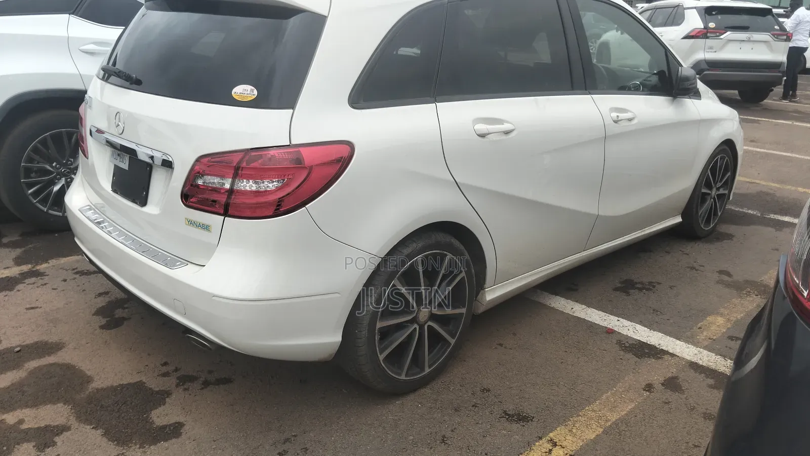 Mercedes-Benz B-Class B180 Petrol 2013 White