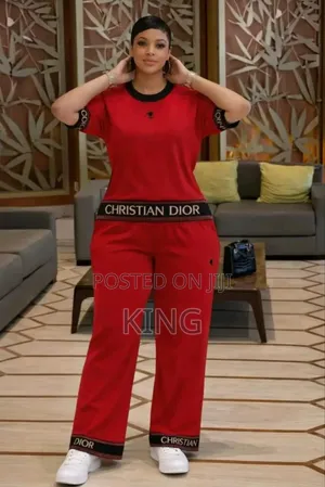 La Brand Christian Dior to Piece