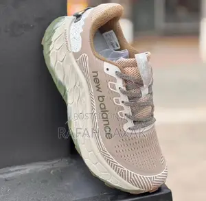 New Balance Fresh Foam X More Trail V3 Beige Running Sneakers