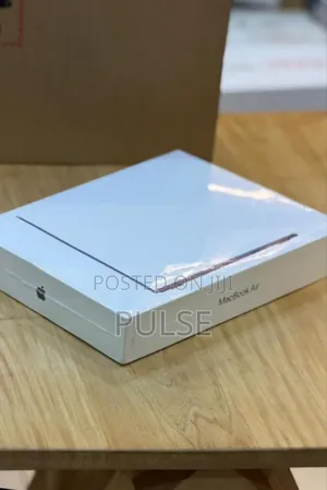 New Laptop Apple MacBook Air 16GB Apple M4 Max SSD 256GB
