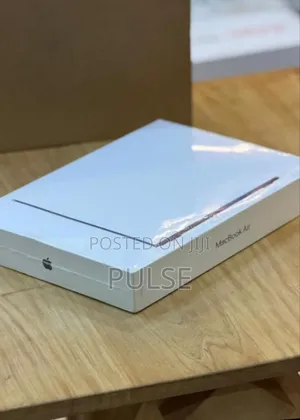 New Laptop Apple MacBook Air 16GB Apple M4 Max SSD 256GB