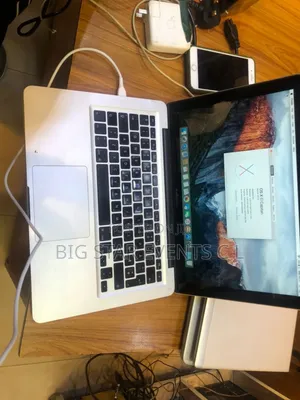 Laptop Apple MacBook Pro 4GB Intel Core 2 Duo SSD 320GB