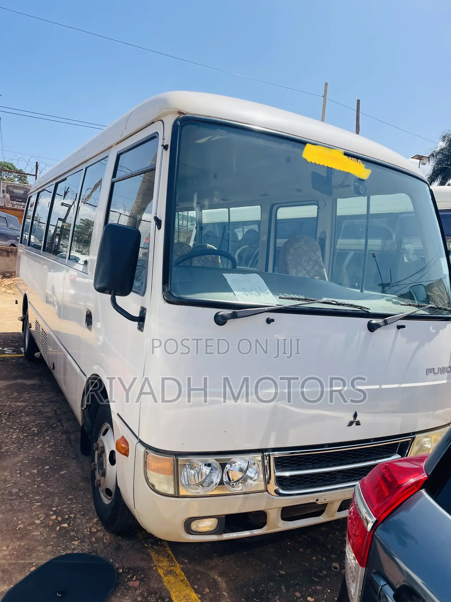 Mitsubishi Fuso Rosa 2009 White