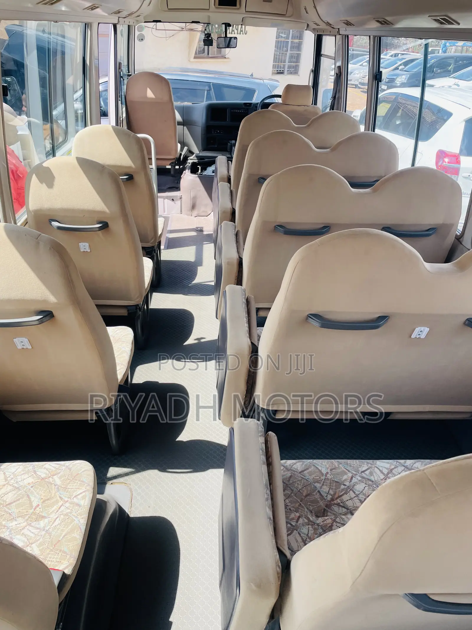 Mitsubishi Fuso Rosa 2009 White