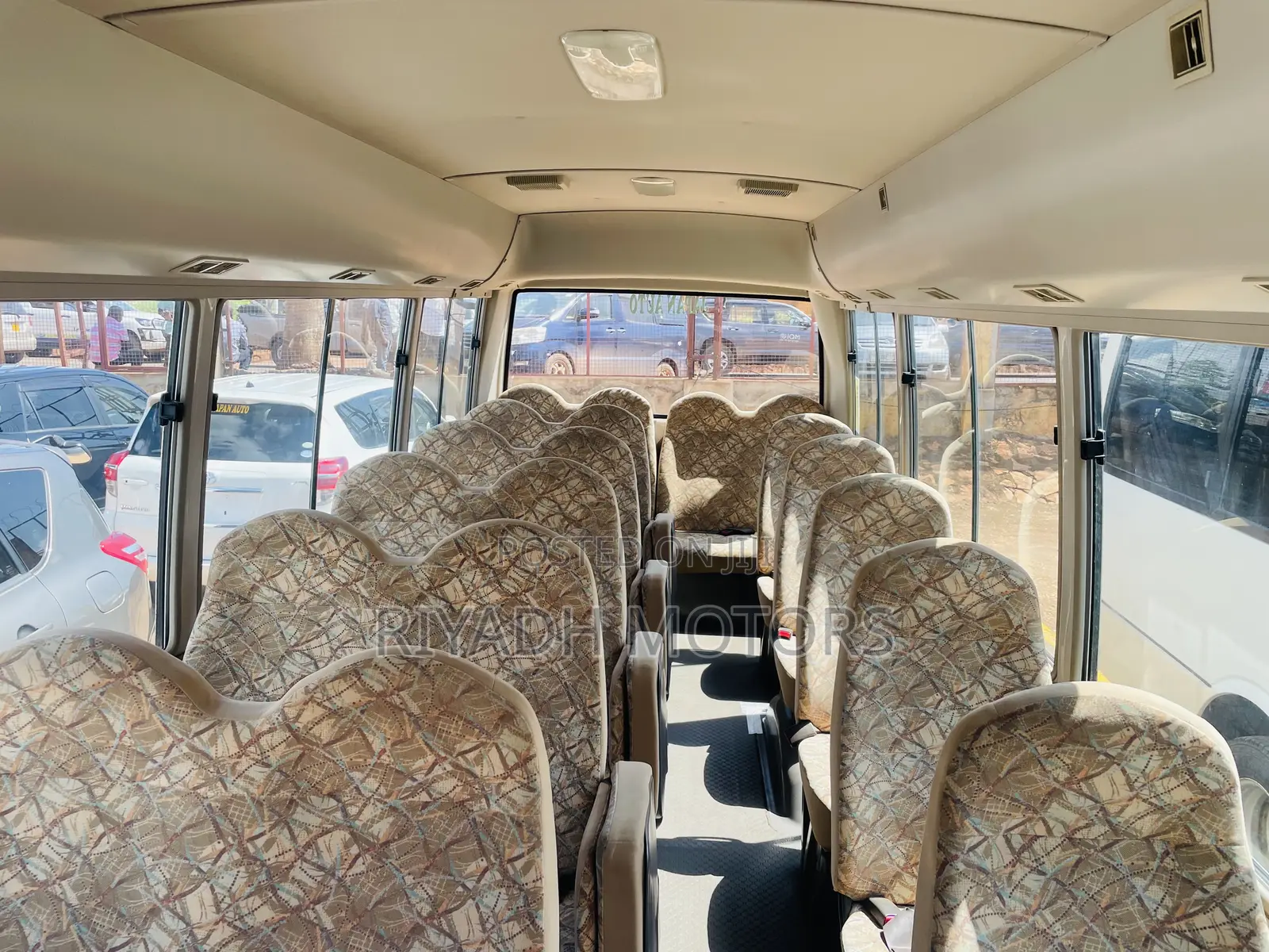 Mitsubishi Fuso Rosa 2009 White