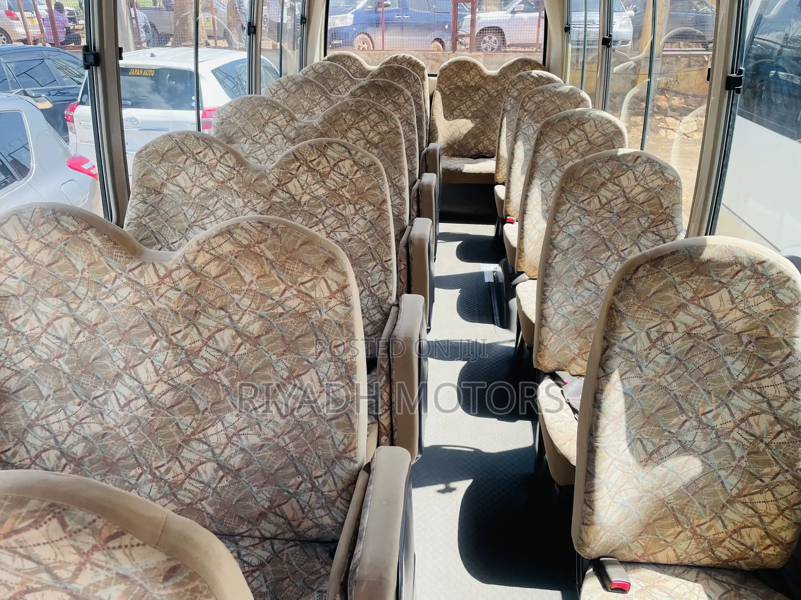 Mitsubishi Fuso Rosa 2009 White