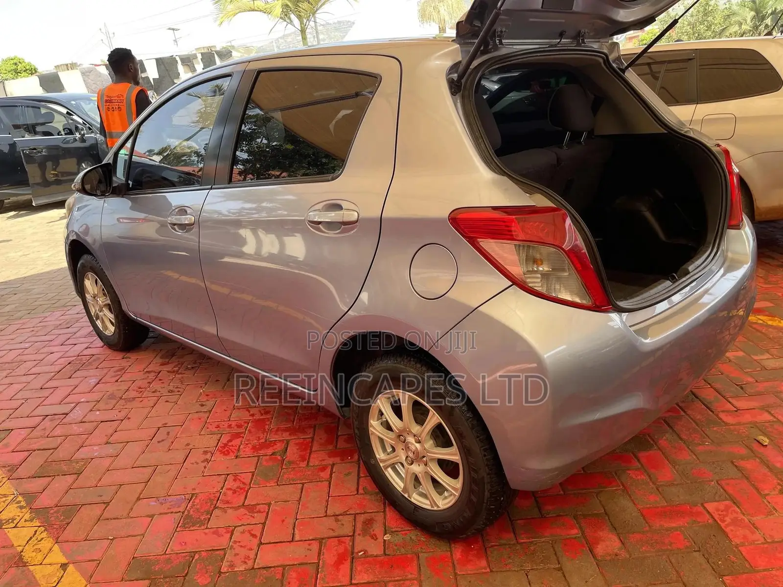 Toyota Vitz 2010 Blue