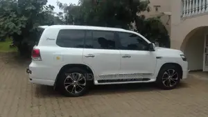 Executive Car for Hire With Driver Inclusive