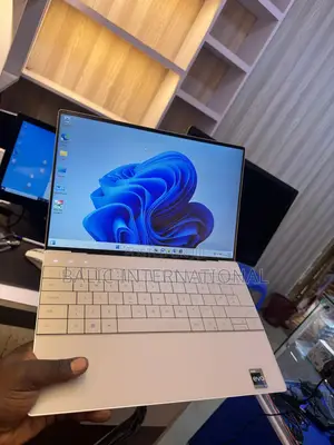 New Laptop Dell XPS 13 9320 16GB Intel Core i7 SSD 512GB