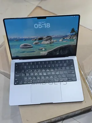 Laptop Apple MacBook Pro 2021 M1 16GB Apple M1 Pro SSD 512GB