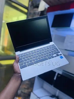 New Laptop Samsung Chromebook XE310 4GB Intel Celeron SSD 60GB