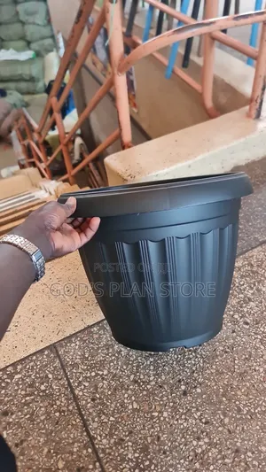 Cache Plastic Flower Pots Plastic Flower Pots