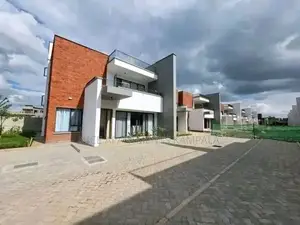3bdrm Maisonette in Muyenga, Central Division for rent