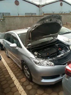 Toyota Wish 2014 Silver