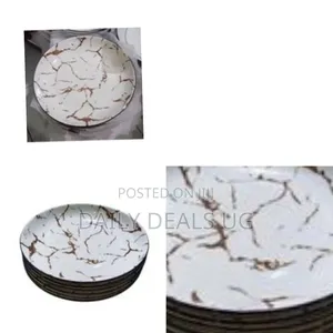 Marble Porcelain Dinner Plate With Gold Accents
