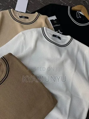 Round Knitted Shirts.