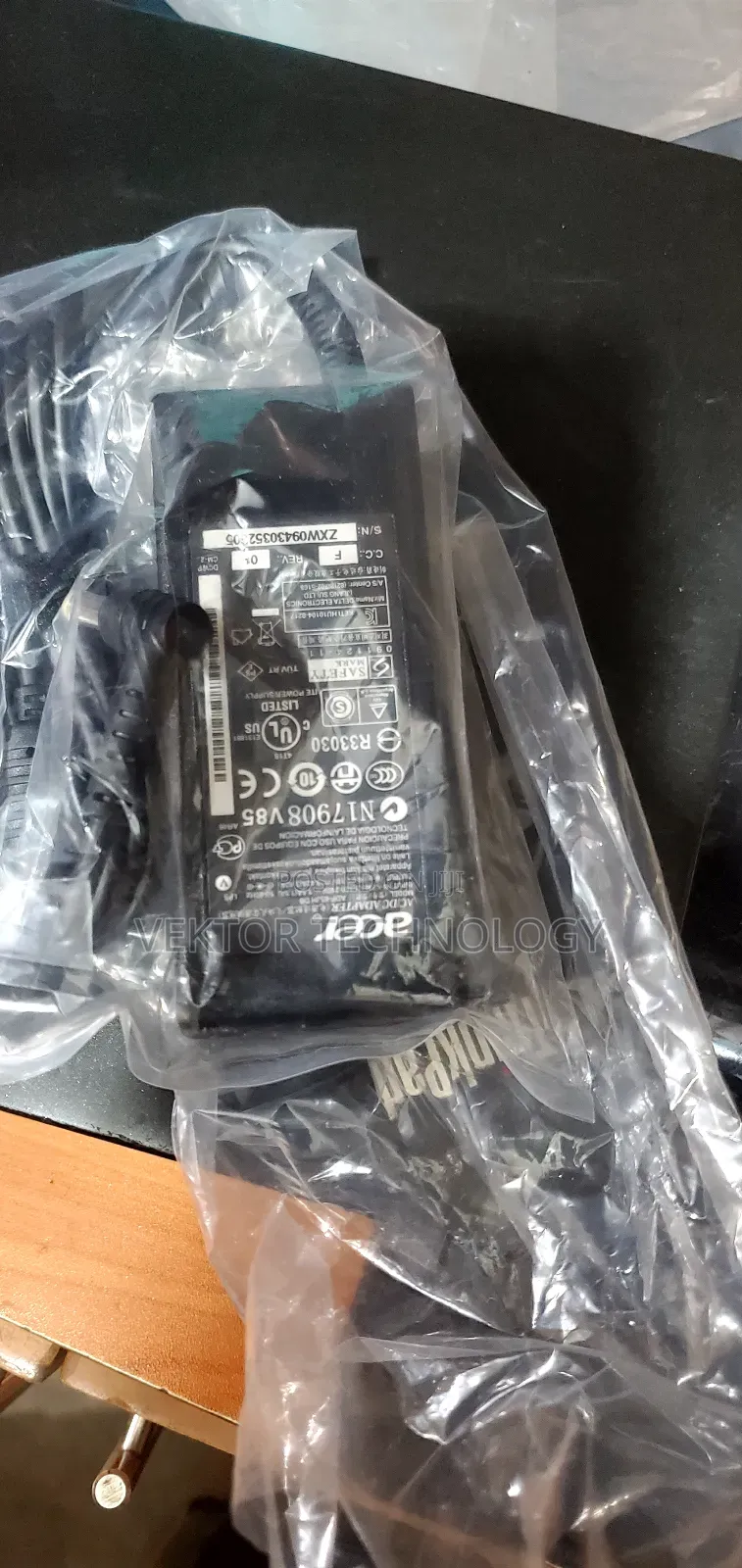 Acer Original 19v 3.42a Adapter - Black