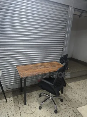 Modern Office Table and Chair Modern Office Table and Chair