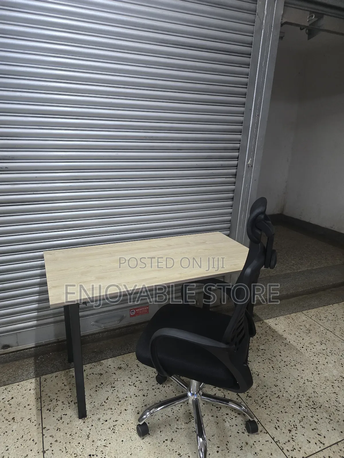 Exotic Foldable Office Table and Chair