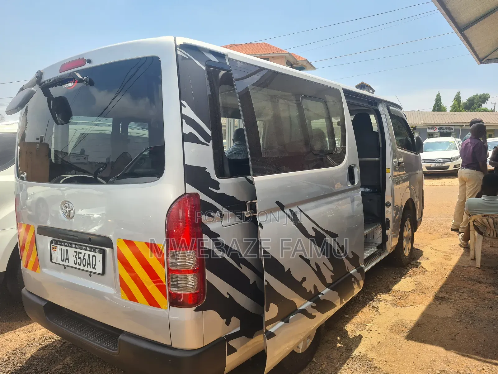 Toyota Grand HiAce 2010 Silver