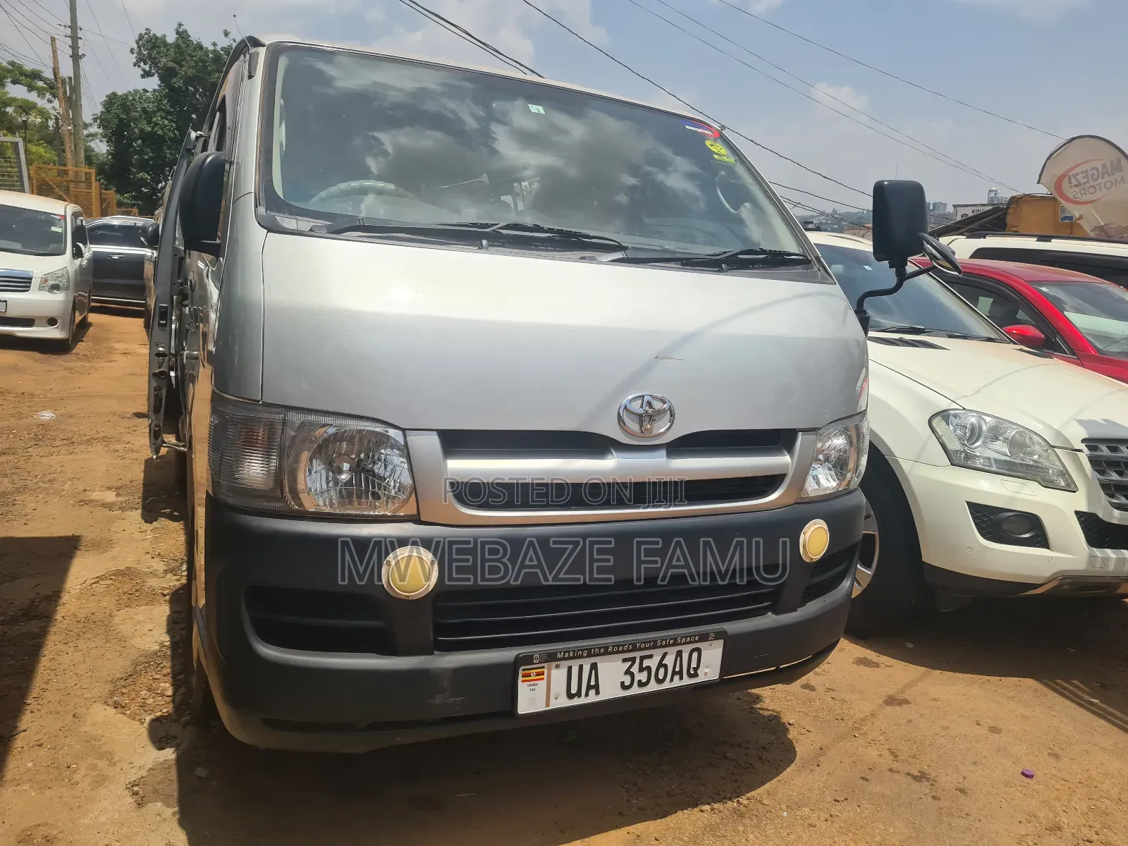 Toyota Grand HiAce 2010 Silver