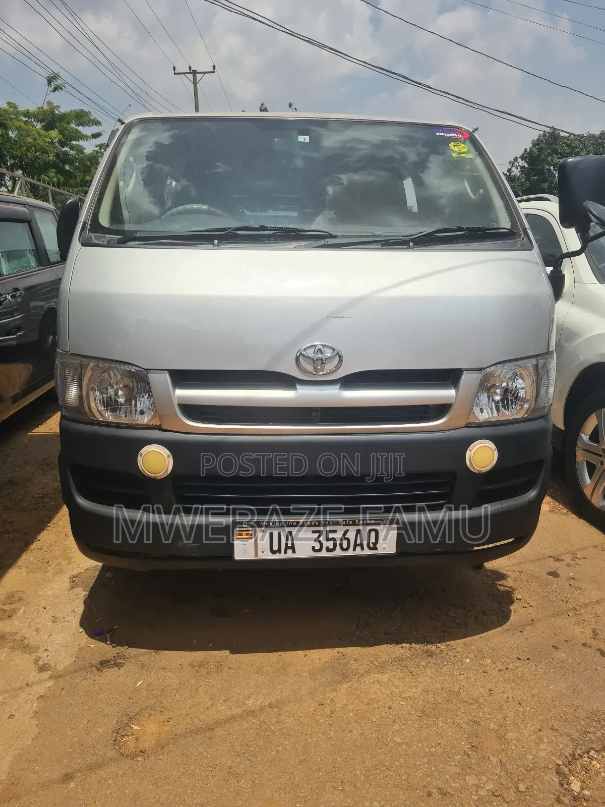 Toyota Grand HiAce 2010 Silver