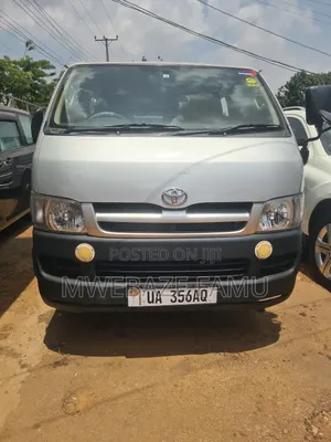 Toyota Grand HiAce 2010 Silver
