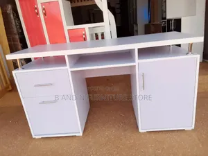 Extensive Office Table 150 by 70 by 80cm
