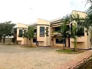 3bdrm Duplex in Muyenga, Central Division for rent