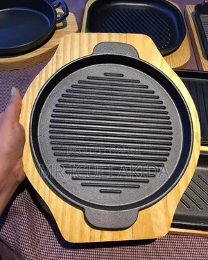Generic Cast-Iron Round Grill Pan Sizzler Plate With Wooden Base